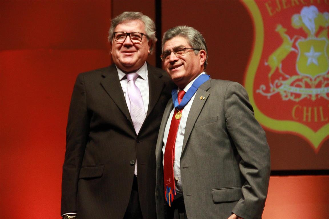Municipio entrega la medalla Santa Cruz de Triana al Rotary Club Rancagua en sus 90 años