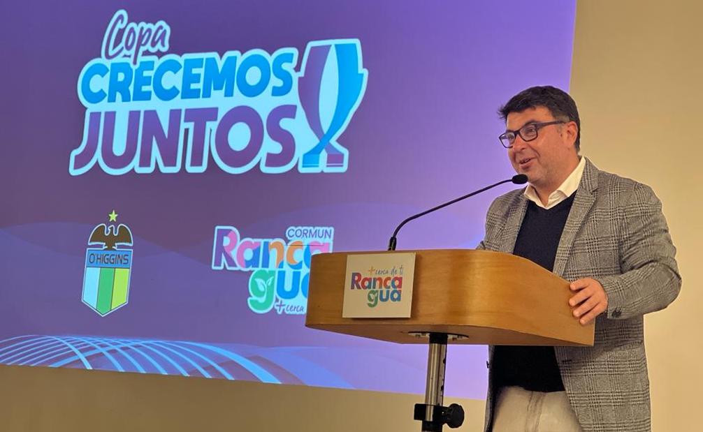 Alcalde firma convenio entre Municipalidad y Club O'Higgins que beneficiará a estudiantes de Rancagua