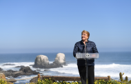 Presidenta Bachelet firmó en Pichilemu proyecto de ley para prohibir el uso de bolsas plásticas en ciudades costeras