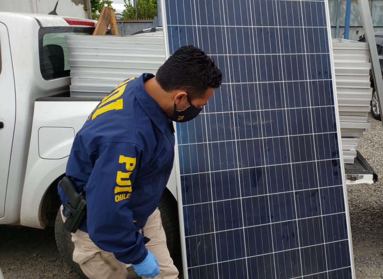PDI recupera en Santiago paneles solares robados a empresa de la región