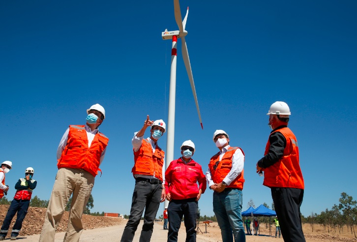 Ministro Jobet visita proyecto de Energías Renovables destacando inversión energética y reactivación económica