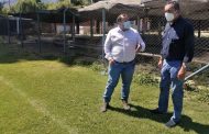 Alcalde Segovia y Seremi de Deporte analizan mejoras a canchas municipales