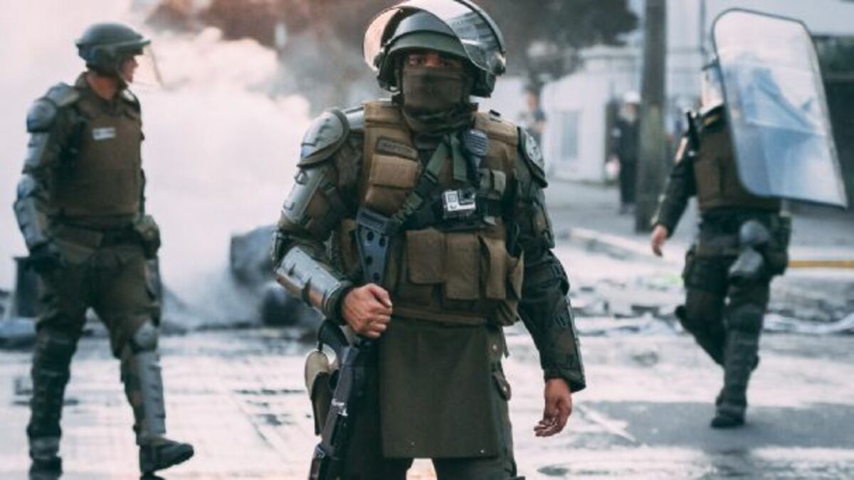 CPLT ordena a Carabineros entrega de registros de cámaras corporales usadas en operativos por estallido social