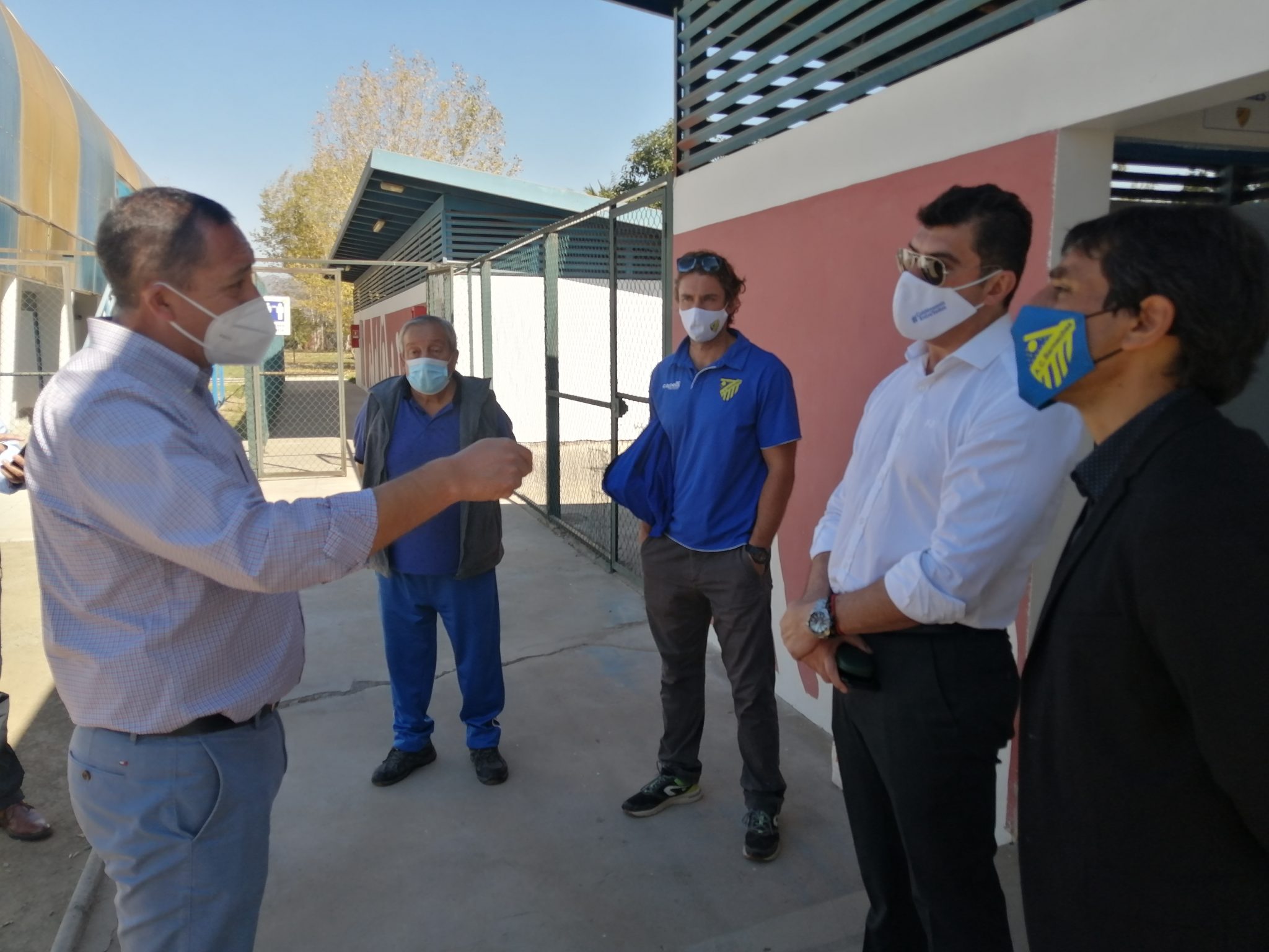 Autoridades Regionales revisan protocolos para que club Barnechea sea local en Mostazal