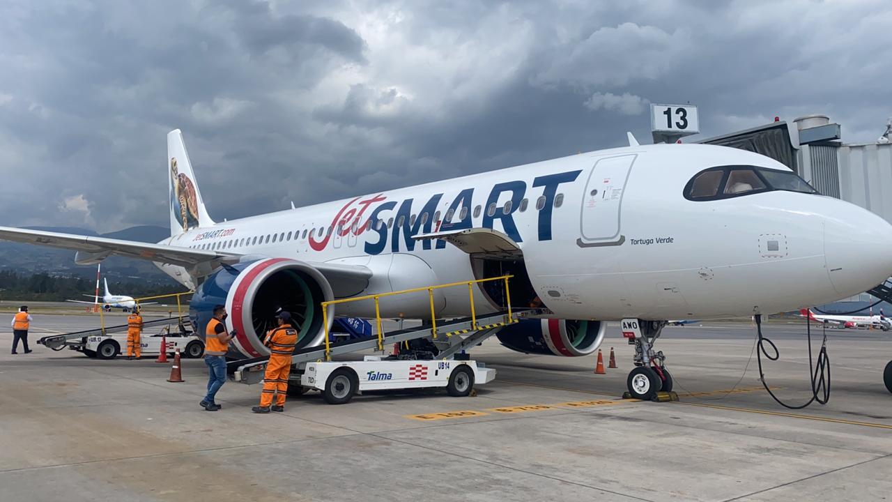 JetSMART sorteará 100 pasajes dobles entre personas vacunadas
