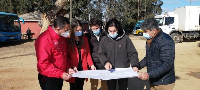 Autoridades visitan terreno donde se construirá 