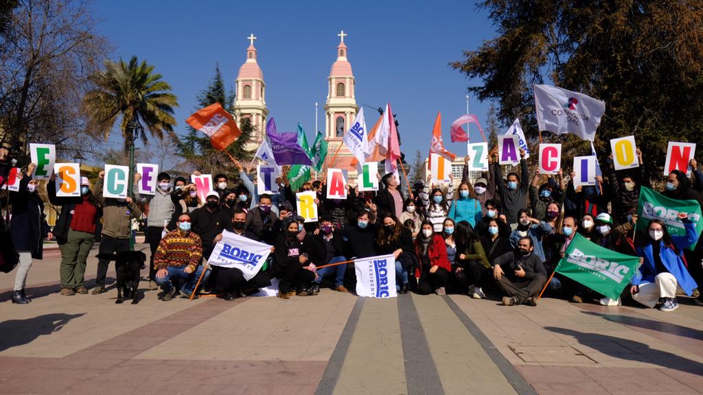 Candidato Presidencial Gabriel Boric se reunió con su gente en la histórica Plaza de Los Héroes de Rancagua
