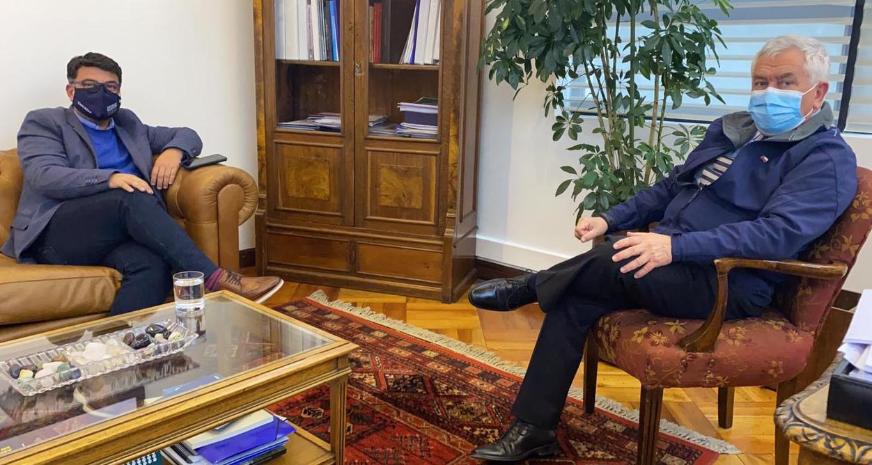 Alcalde Juan Ramón Godoy logra que se envíen más vacunas a Rancagua tras reunión con ministro de Salud