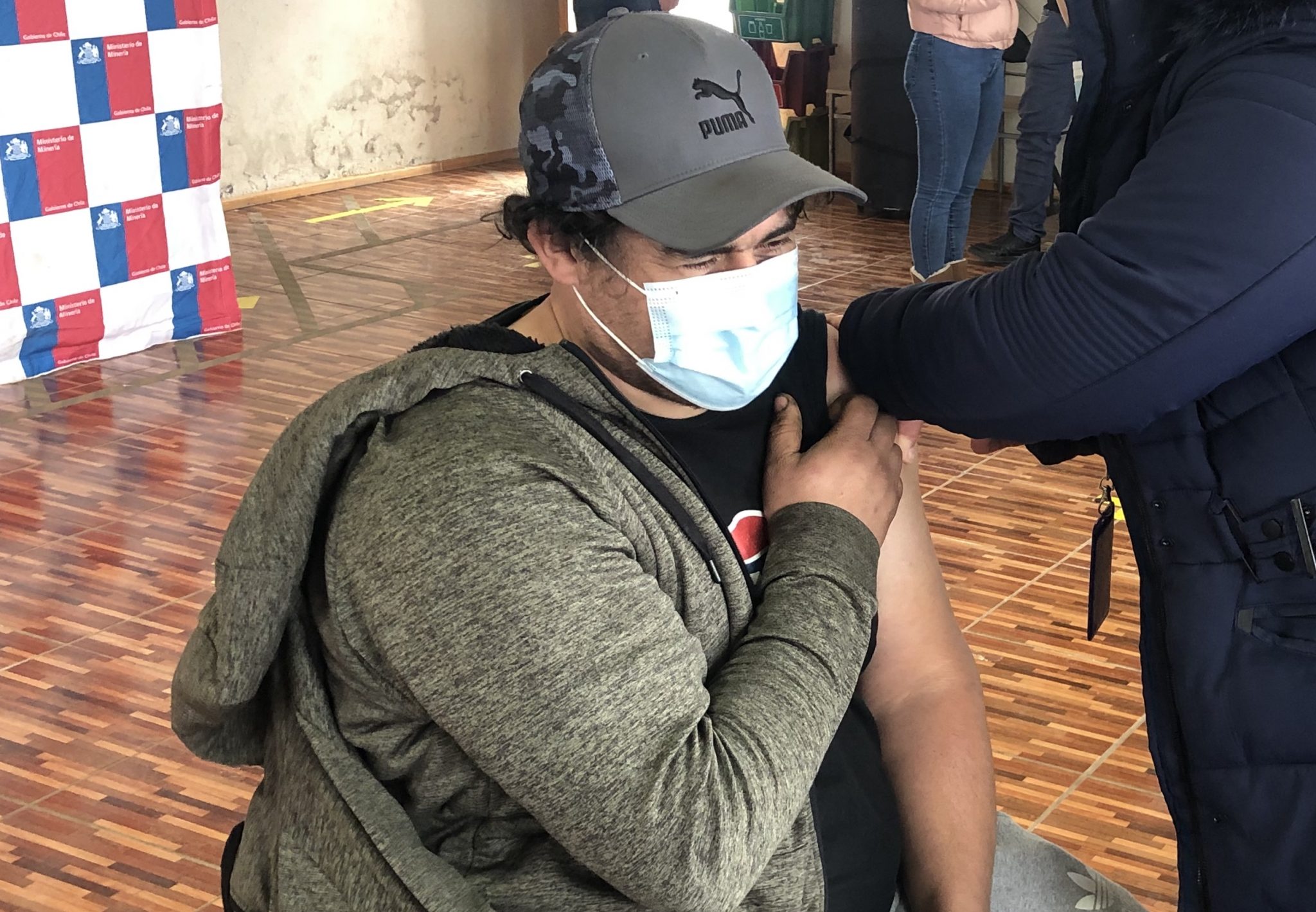 Mineros y Mineras de Chancón y sus familias reciben segunda dosis de vacunas contra el Coronavirus