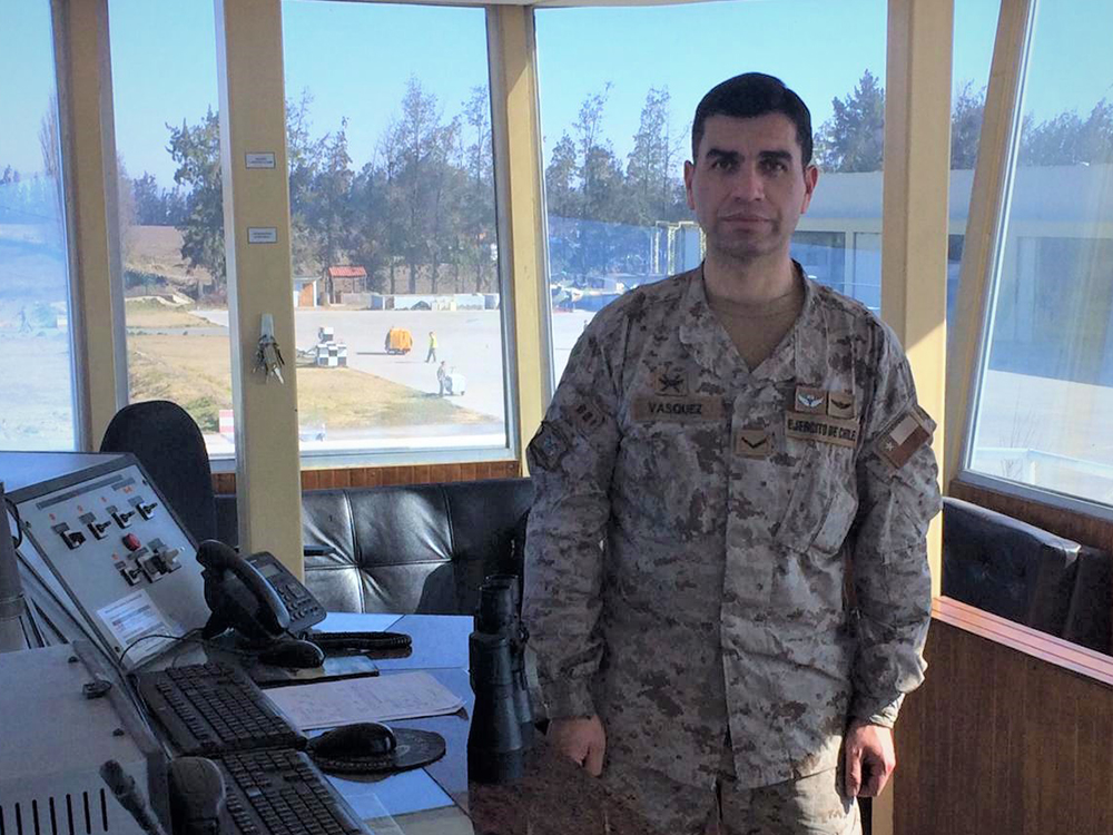 Richard Vásquez controlador de tránsito aéreo militar:  “Nuestro compromiso es inmenso porque resguardamos vidas humanas”