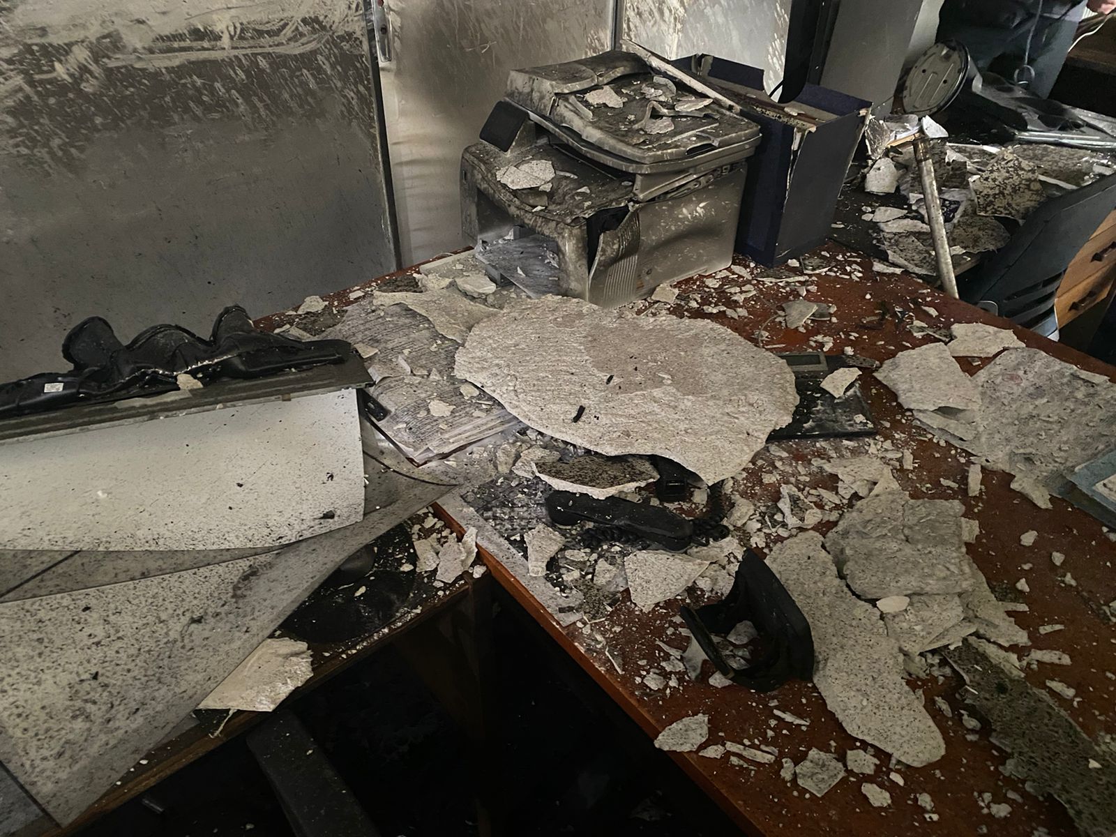 Diputado Raúl Soto entrega todo su respaldo a alcalde de Rancagua tras ataque incendiario contra edificio municipal
