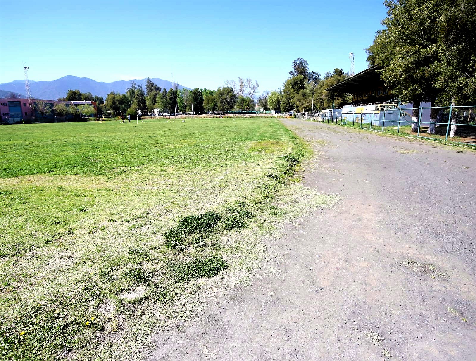 Ministerio del Deporte financia el diseño para renovar el Estadio Guillermo Chacón de Machalí