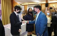 Alcalde e Rancagua Juan Ramón Godoy entrega más de 280 lentes gratuitos a estudiantes de Rancagua