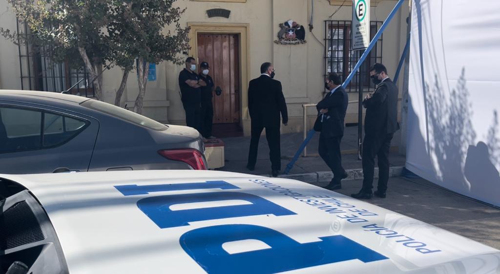 San Vicente: PDI Incauta computadores desde municipalidad