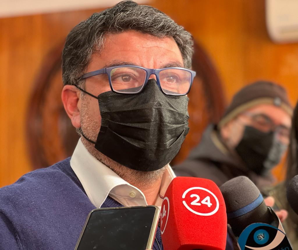 Alcalde Juan Ramón Godoy destaca proyecto que repondrá 4 vehículos a Carabineros de Rancagua