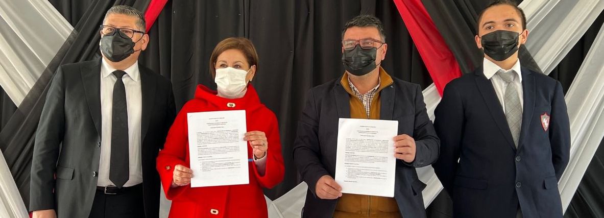 Alcalde firma convenio con Fundación Telefónica Movistar que beneficiará a estudiantes y profesores de Rancagua