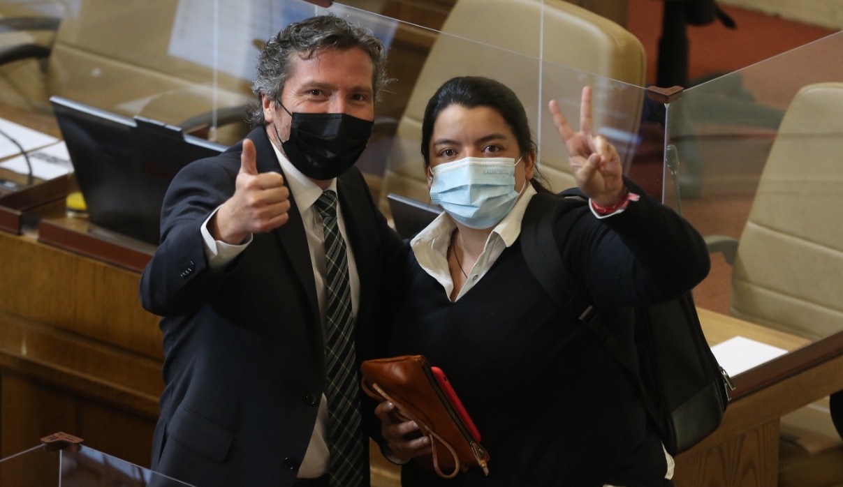 Aprueba proyecto de los diputados Romero y Cornejo para otorgar pensión de gracia a bomberos que cumplan 50 años de servicio