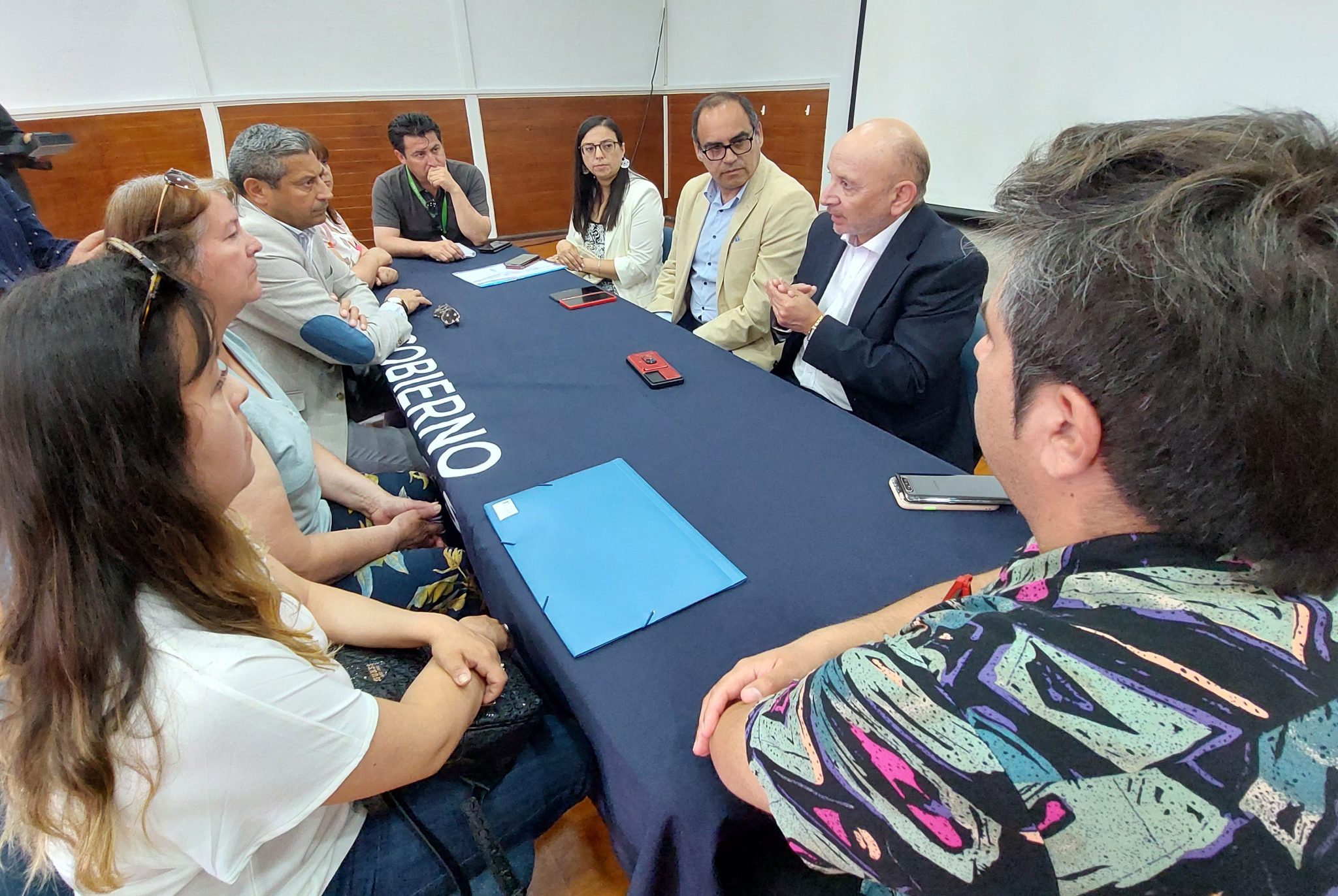 Senador Juan Luis Castro se reúne con autoridades para abordar situación de seguridad en Nancagua tras asesinato de ex concejal