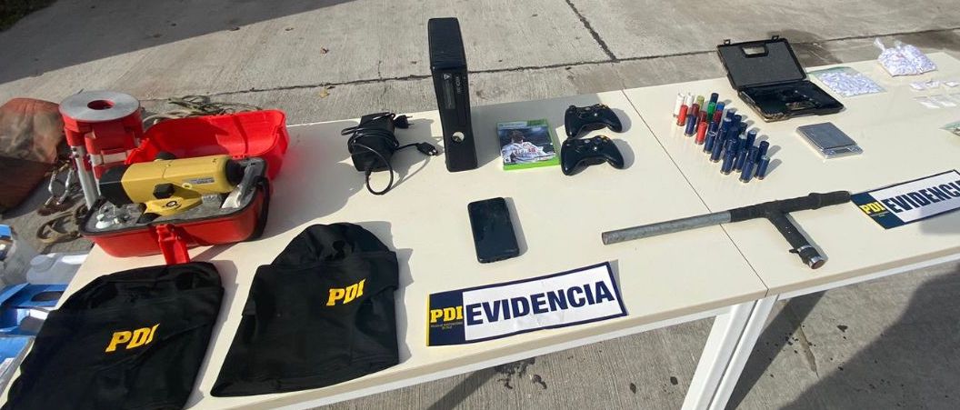 Graneros: Operativo deja seis detenidos que mantenían armas, municiones e indumentaria con logos PDI falsos