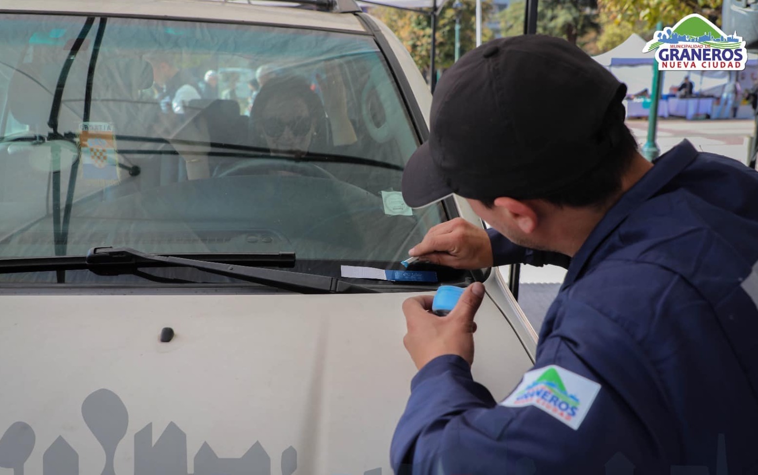 Auto Seguro: Alcalde Segovia invitó a grabar patentes este sábado y domingo en plaza de armas de Graneros