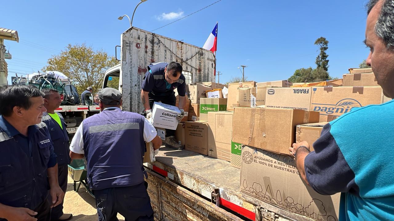 Municipalidad de Rancagua entrega ayuda a damnificados por incendios forestales en Quilpué