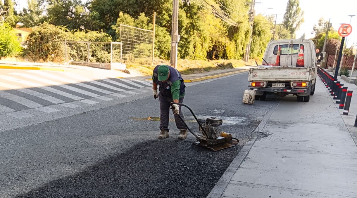 Por un Rancagua + limpio, ordenado y seguro:  Municipalidad continúa trabajando en calles de la ciudad