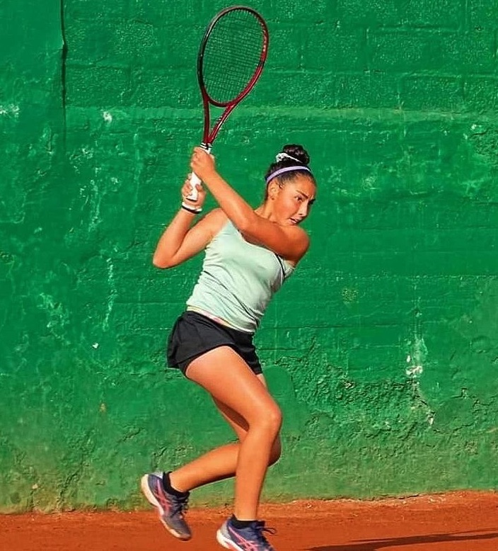 Tenista rancagüina número 1 de Chile viaja a gira internacional