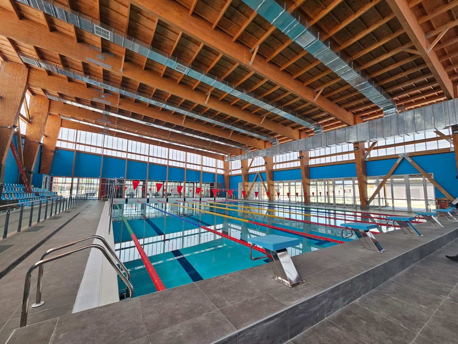 Autoridades revisan avance de construcción de la primera piscina semiolímpica temperada de Rancagua