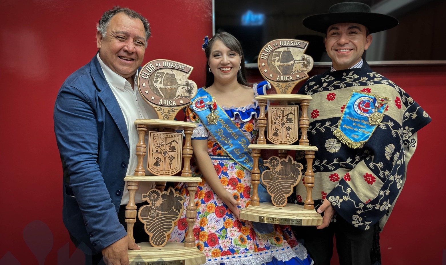 Alcalde Segovia recibe a pareja de Graneros que logra primer lugar en Campeonato Regional de Cueca