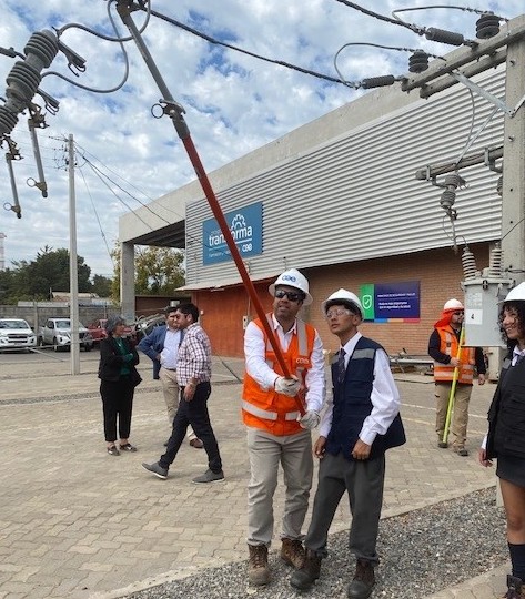 Alumnos de Liceo Politécnico de Talagante visitan Centro de Entrenamiento de CGE en Rancagua