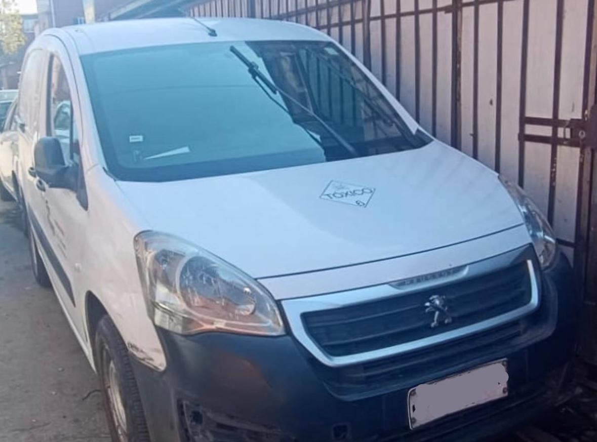 Recuperan en Santiago furgón que fue robado en Rancagua