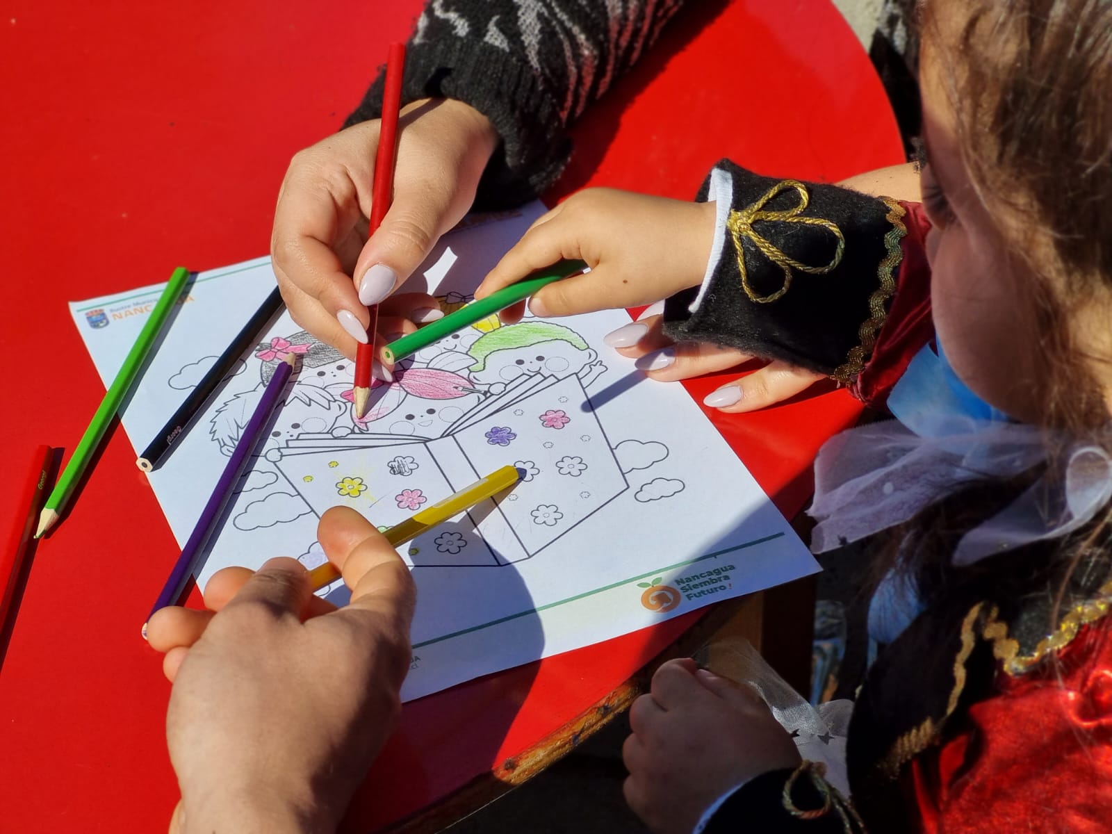 Gigantes, hadas y príncipes fueron parte de la celebración del Día del Libro en Nancagua