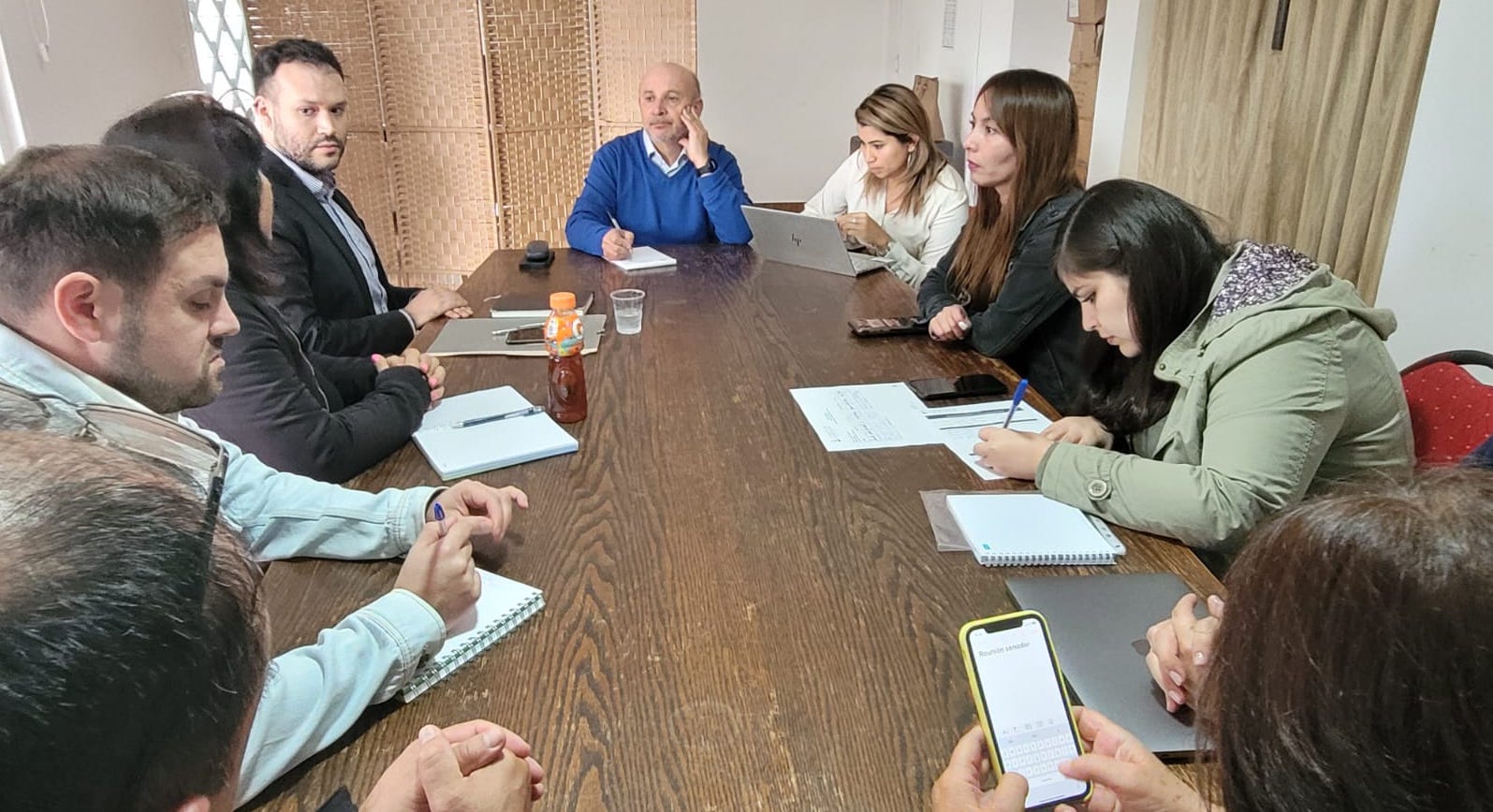 Reunión protocolar del Colegio de Trabajadores Sociales de Chile con el Senador Juan Luis Castro