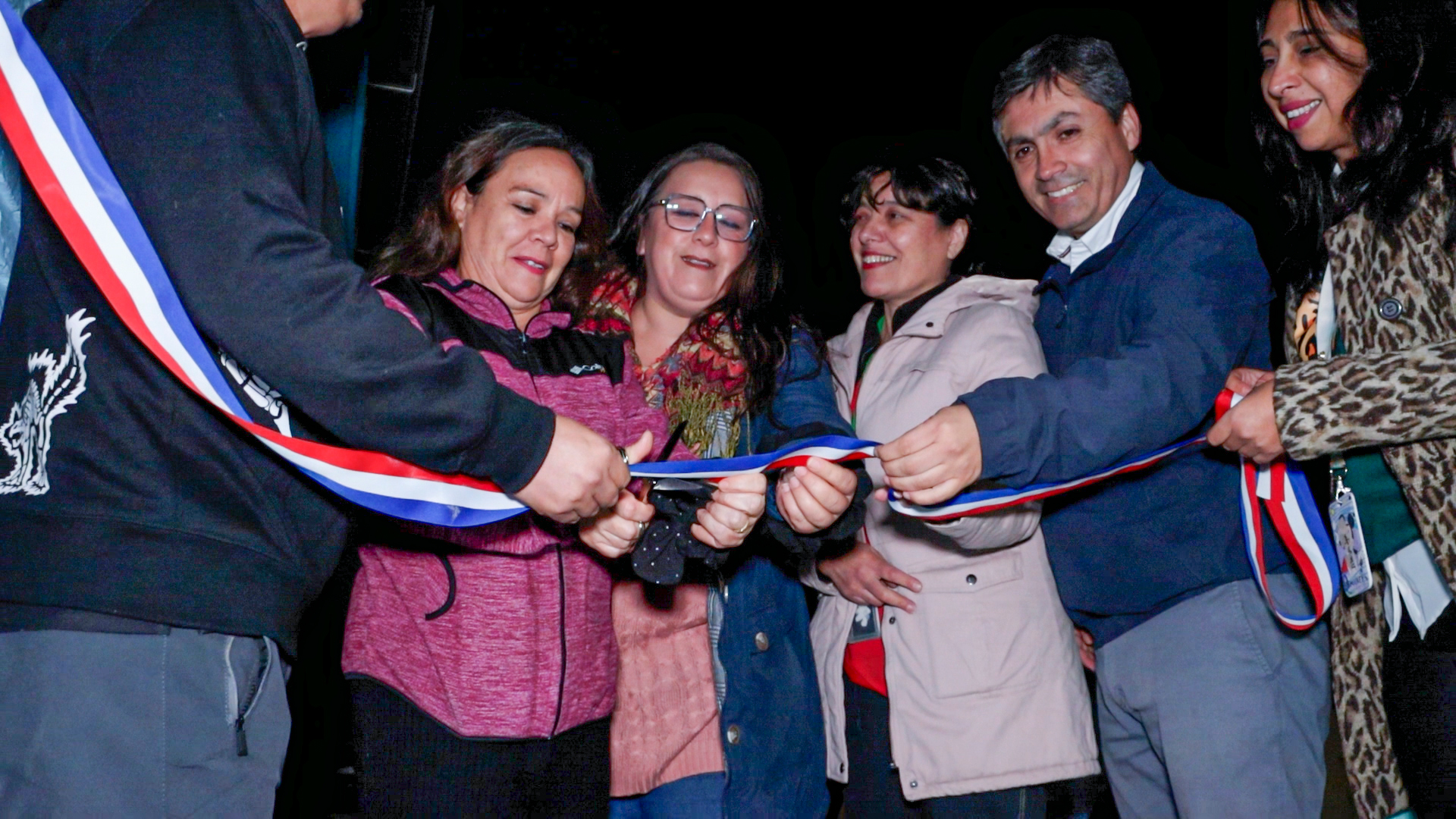 Mejoras en infraestructura deportiva y Centro de Salud Familiar en Dintrans beneficiará a más de 3 mil personas