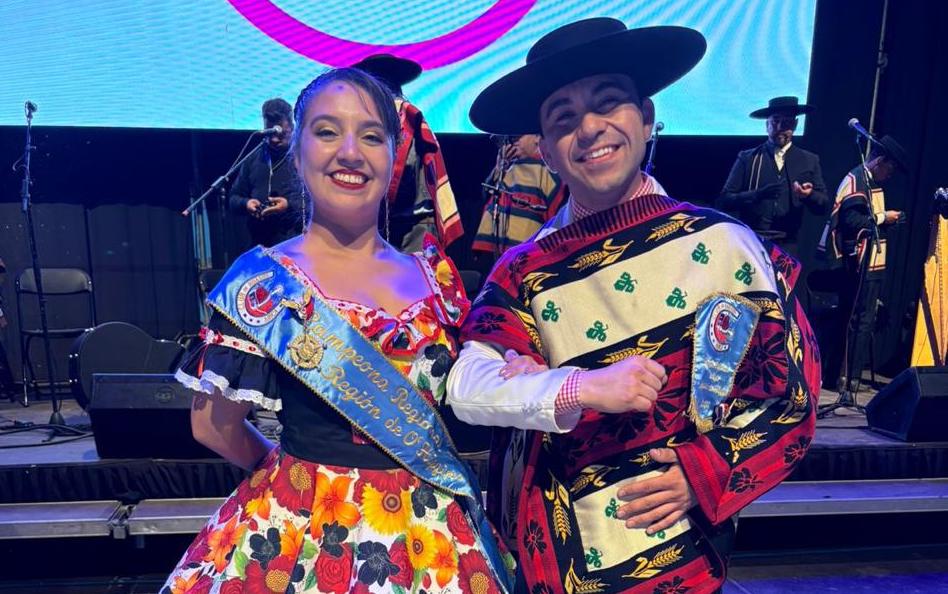 Pareja de Graneros acaparó los elogios en su debut en el nacional de cueca de Arica
