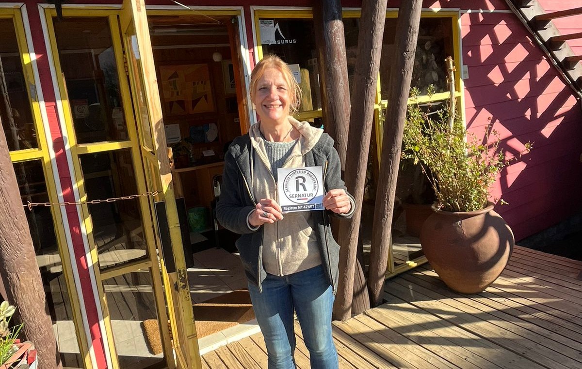 Sernatur O’Higgins entrega Sellos R de Registro a prestadores turísticos de Pichilemu