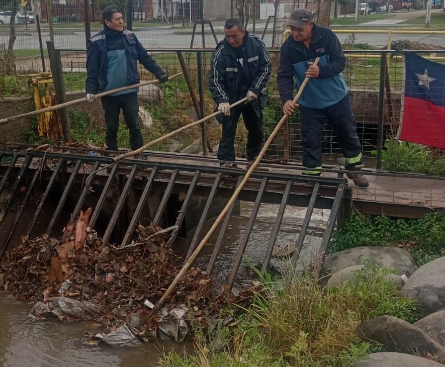 Municipalidad refuerza trabajos preventivos y equipos para atender eventuales emergencias por sistema frontal en Rancagua