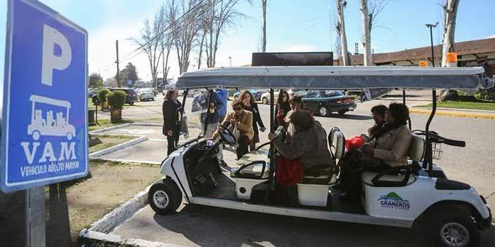 Municipalidad de Graneros implementa transporte gratuito para Adultos Mayores