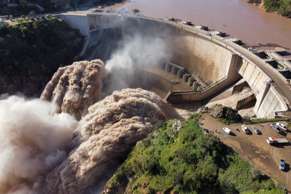 Sistema Frontal: Enel realiza vertimiento preventivo en Embalse Rapel