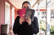Loreto Vergara mostró el trabajo de sus fotolibros “Rosa” y “Lafwa” en el marco del FEFS 2024