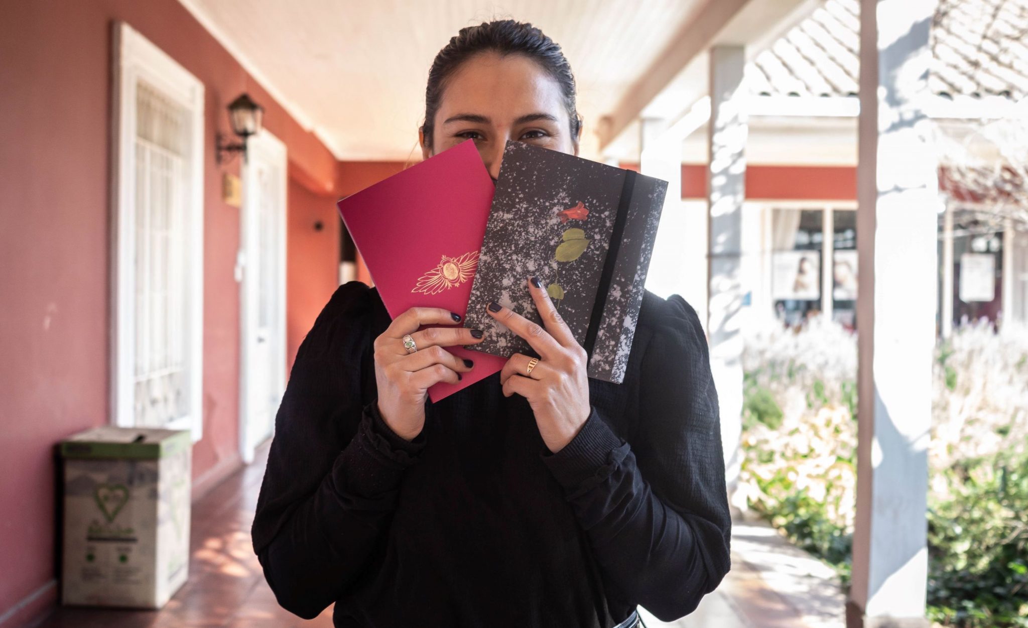 Loreto Vergara mostró el trabajo de sus fotolibros “Rosa” y “Lafwa” en el marco del FEFS 2024