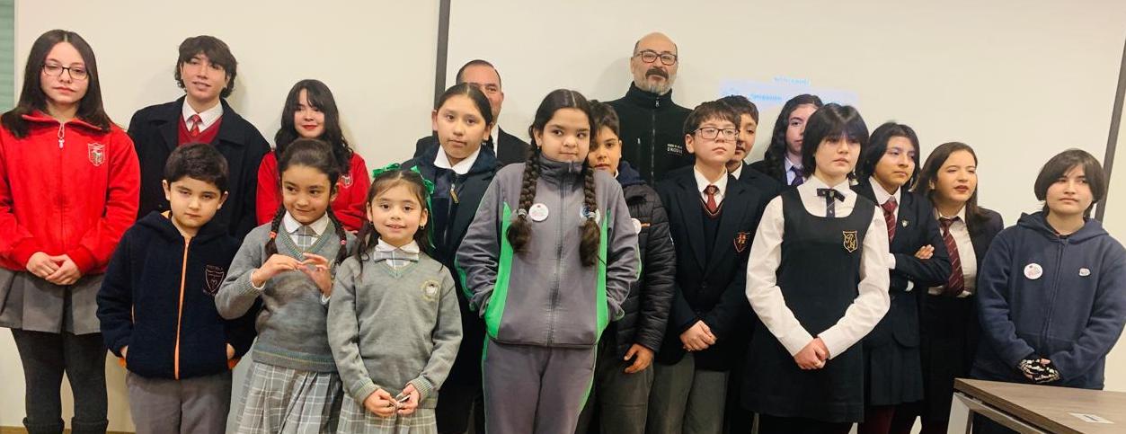 17 escolares fueron premiados en concurso de pintura que busca evitar el consumo de tabaco