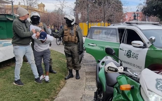 Detienen a 6 personas durante fiscalización en Plaza de Los Héroes