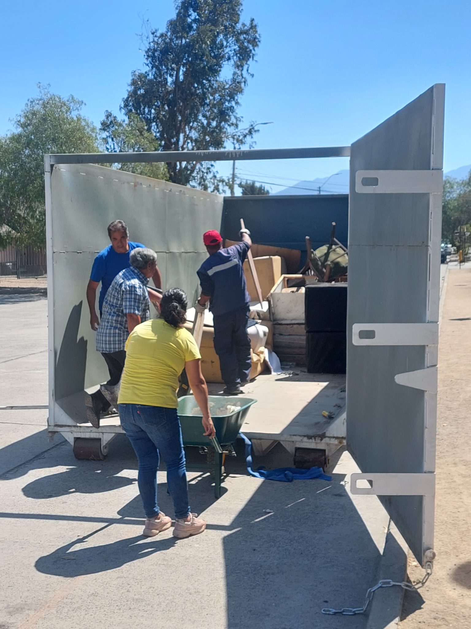 Municipalidad de Rancagua realiza operativos gratuitos de Retiro de Enseres en Desuso