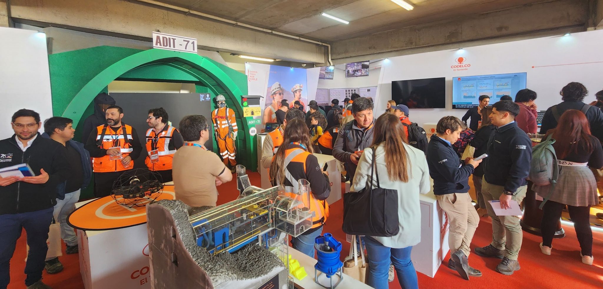 Con más de 6.700 asistentes en dos días, ExpoMinería Sur vivirá su última jornada este jueves