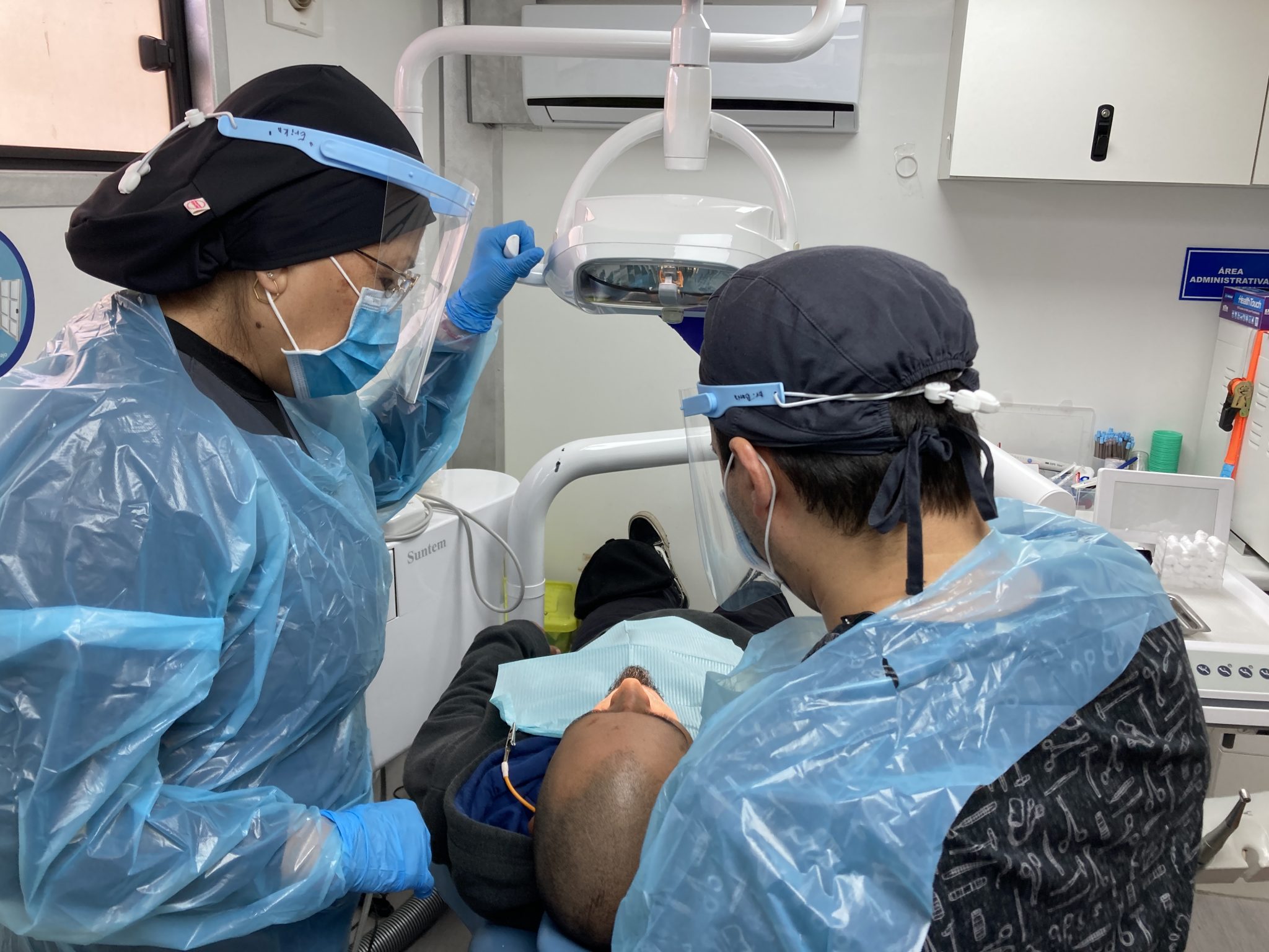 Personas en situación de calle reciben atención odontológica a través de Ruta Médica