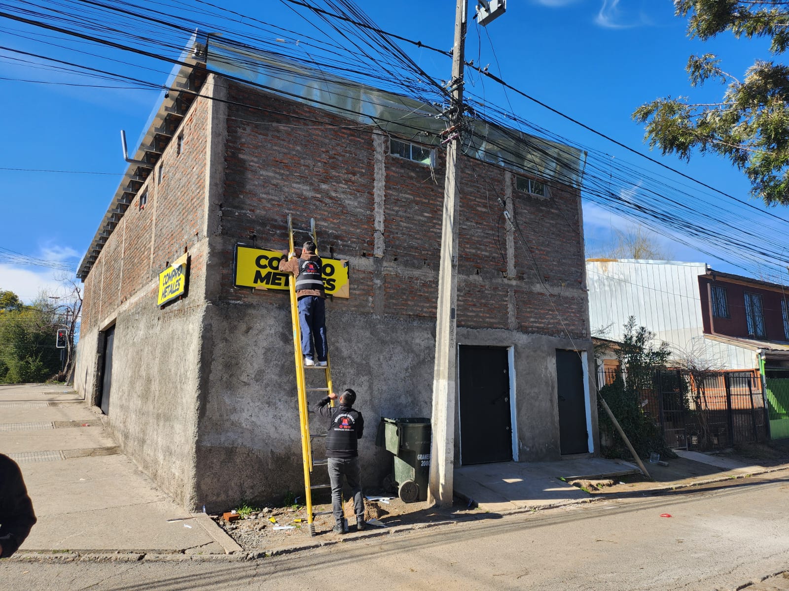 Demolerán inmueble irregular en Graneros que comercializaba metales