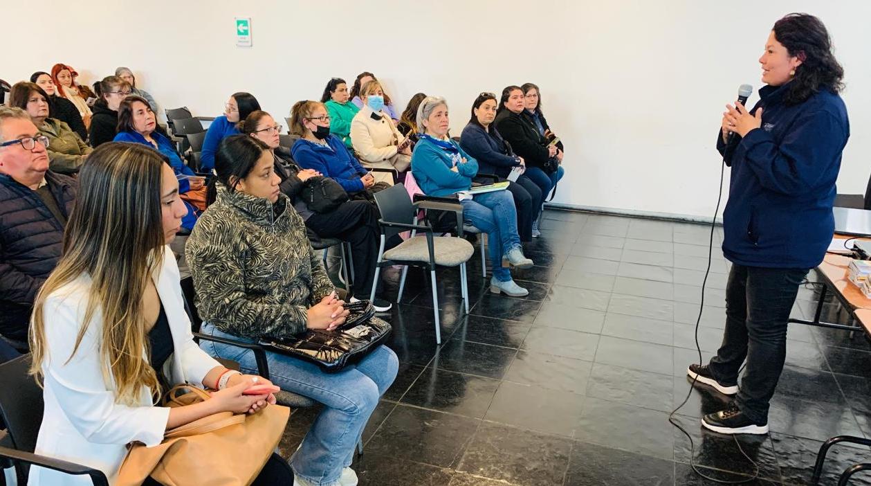Seremi de Salud lidera jornada de capacitación para mejorar la atención en Establecimientos de Larga Estadía para Adultos Mayores