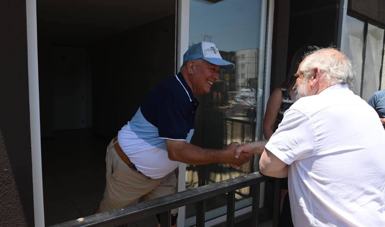 Ministro Montes entrega 120 viviendas del Plan de Emergencia Habitacional a familias de Rancagua