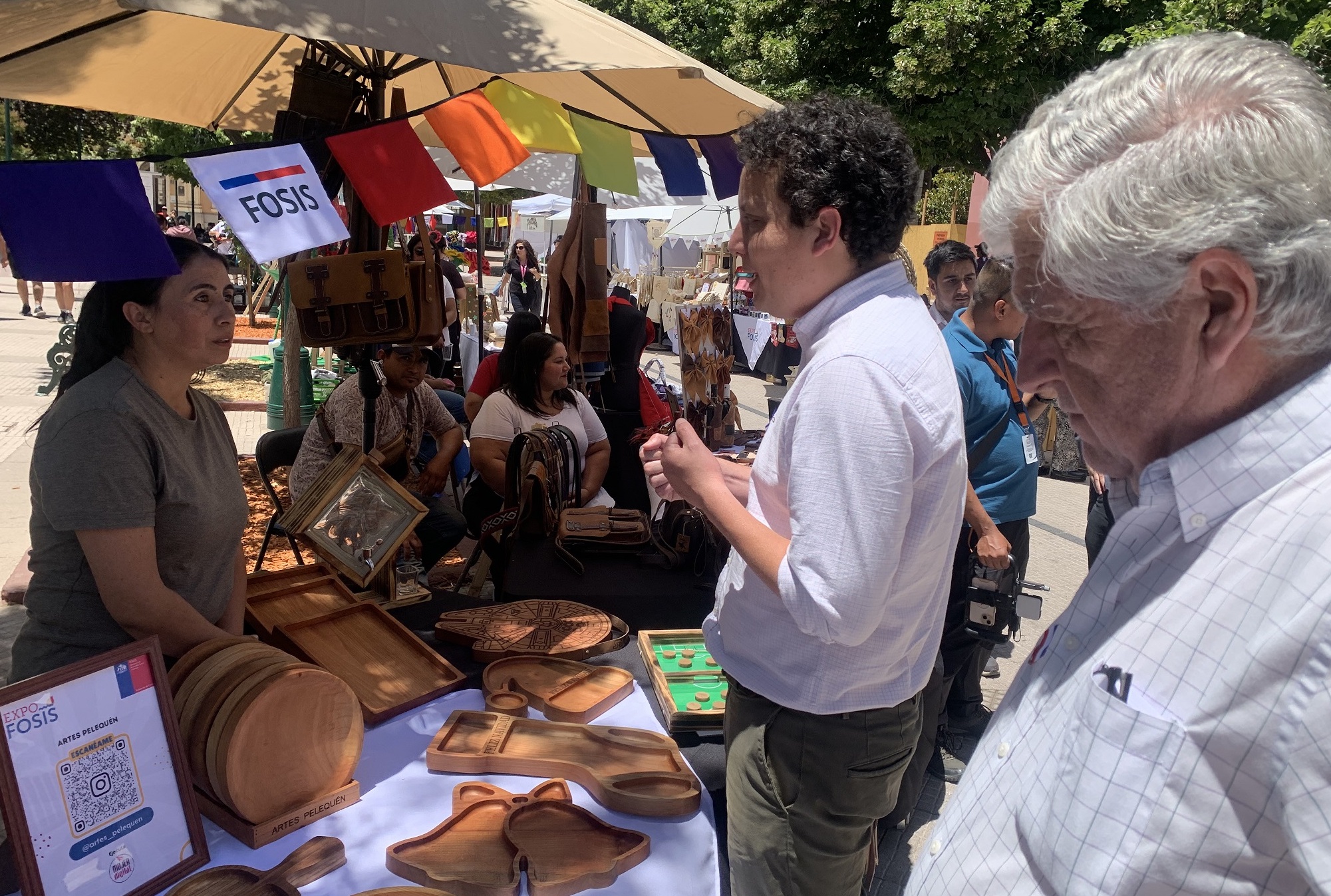 ExpoFOSIS Navidad abre con 45 emprendimientos en la Plaza Los Héroes de Rancagua